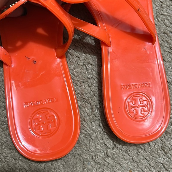 Preloved Tory Burch Vibrant Orange Jelly Flip-Flops - Picture 2 of 6